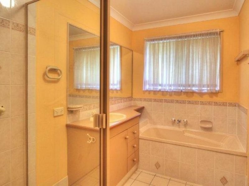7 Thornton Close, Forest Lake QLD 4078