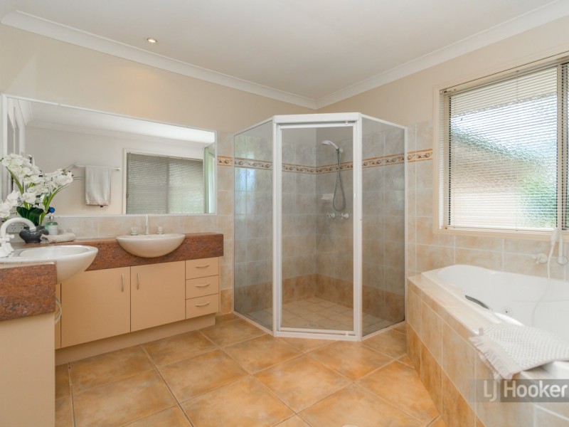 270 Rosia Road, Park Ridge QLD 4125