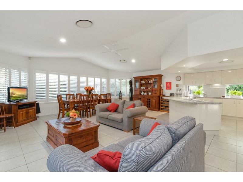 15 Brighton Parade, Forest Lake QLD 4078