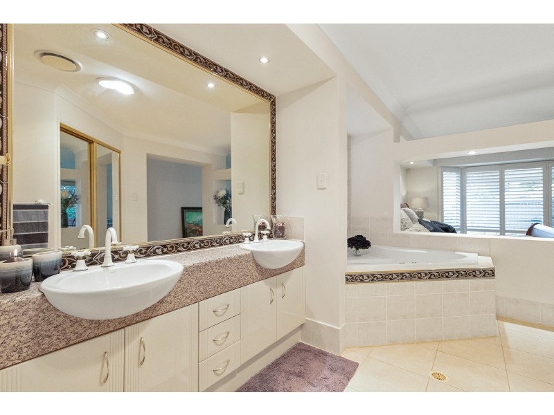 15 Brighton Parade, Forest Lake QLD 4078