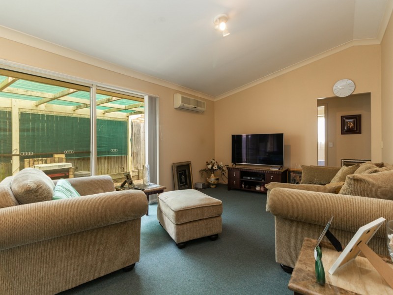 16 Honeysuckle Place, Forest Lake QLD 4078