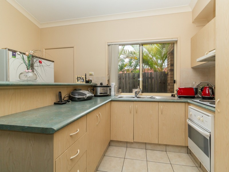 16 Honeysuckle Place, Forest Lake QLD 4078
