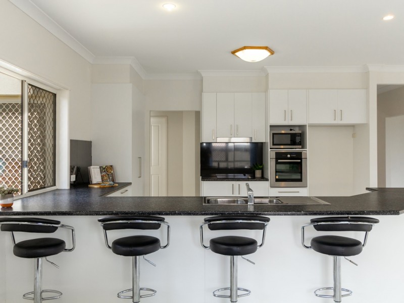 12 Colvillea Close, Stretton QLD 4116