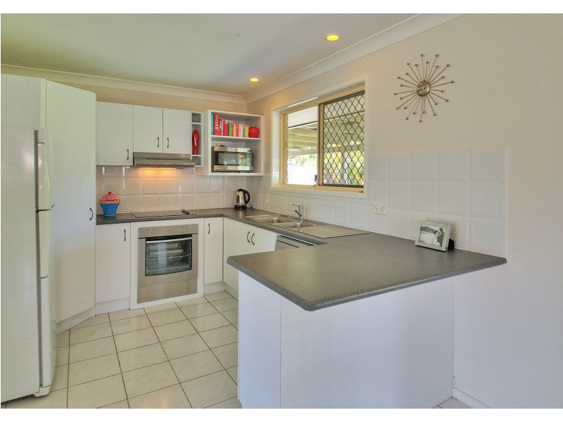 9 Learmonth Court, Hillcrest QLD 4118