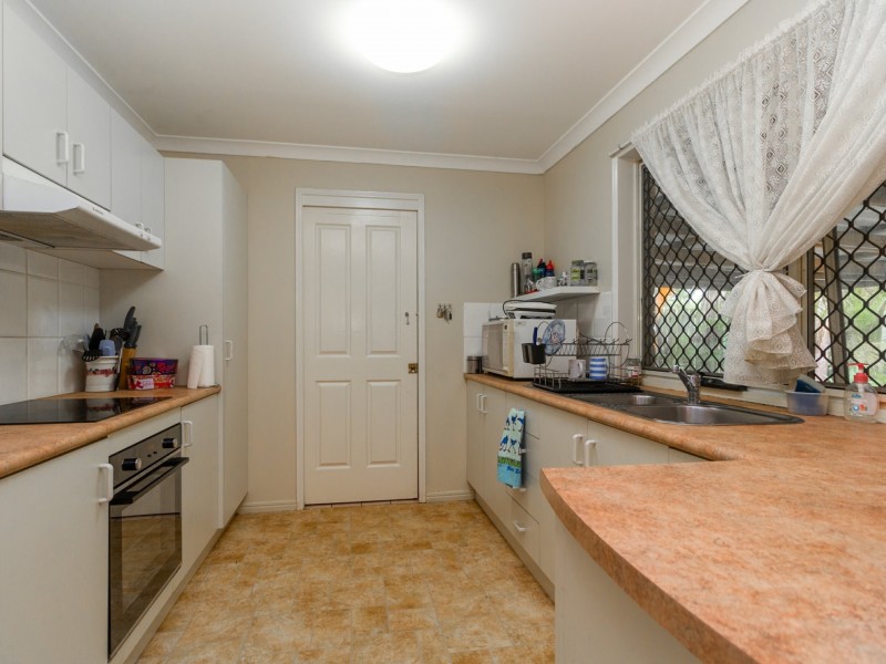 8 Isaac Court, Hillcrest QLD 4118