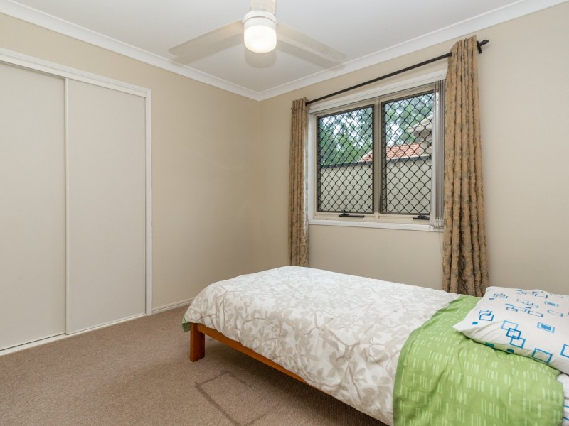 8 Isaac Court, Hillcrest QLD 4118