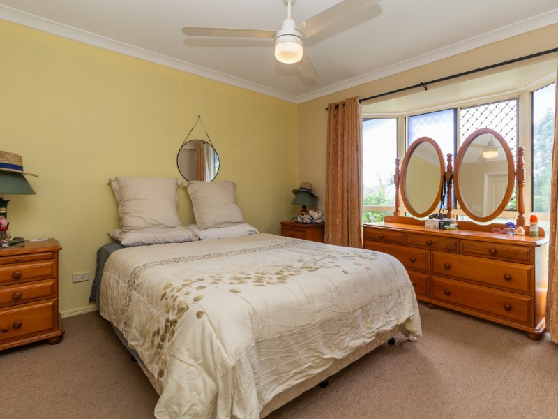 8 Isaac Court, Hillcrest QLD 4118