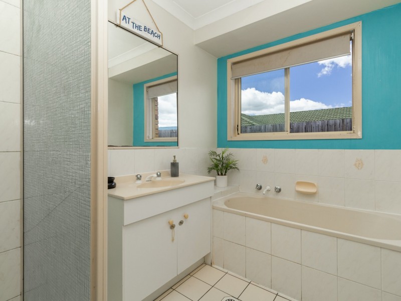10 Rowena Court, Boronia Heights QLD 4124