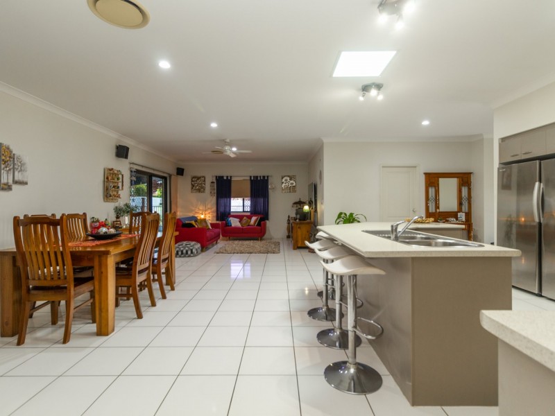 1 Shivvan Court, Marsden QLD 4132