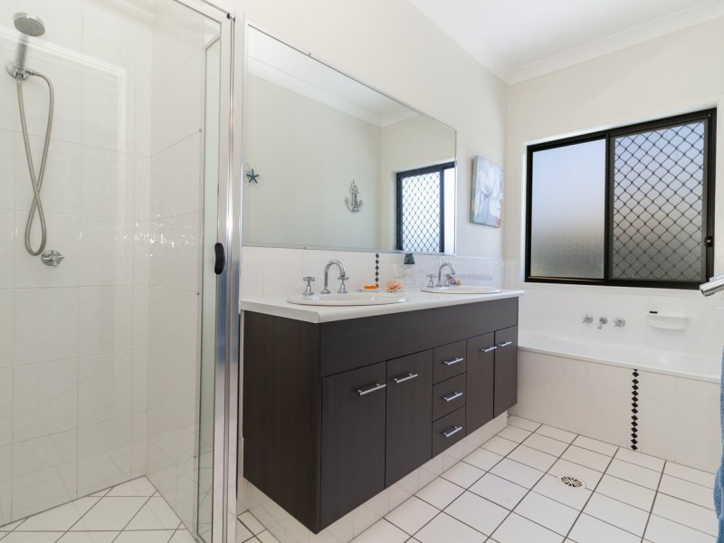 1 Shivvan Court, Marsden QLD 4132