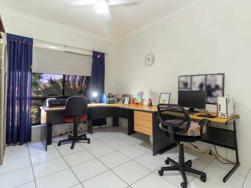 1 Shivvan Court, Marsden QLD 4132