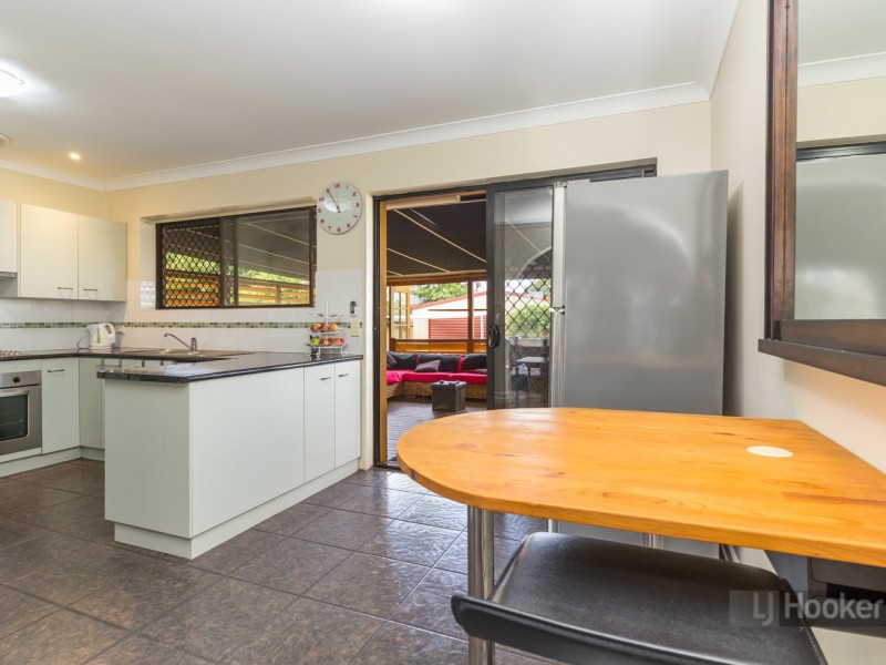 5 Stangate Street, Hillcrest QLD 4118