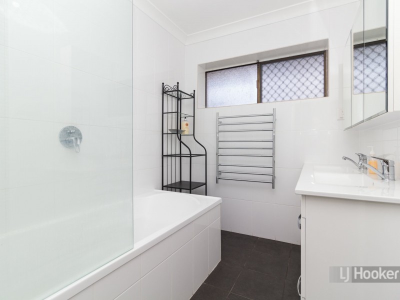 5 Stangate Street, Hillcrest QLD 4118