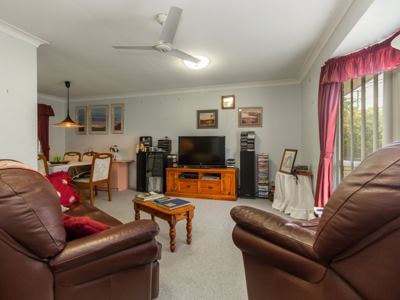 40 Owens Crescent, Regents Park QLD 4118