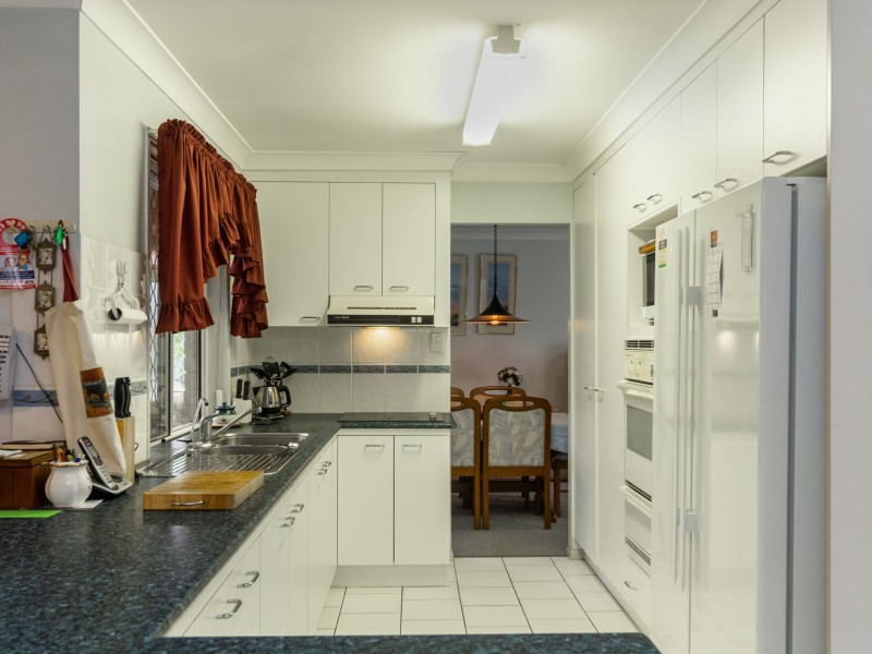40 Owens Crescent, Regents Park QLD 4118