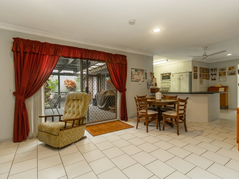 40 Owens Crescent, Regents Park QLD 4118