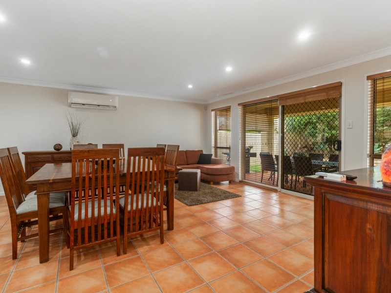 27 Moran Crescent, Forest Lake QLD 4078