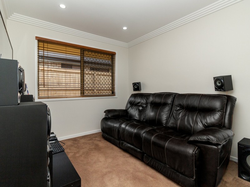 27 Moran Crescent, Forest Lake QLD 4078