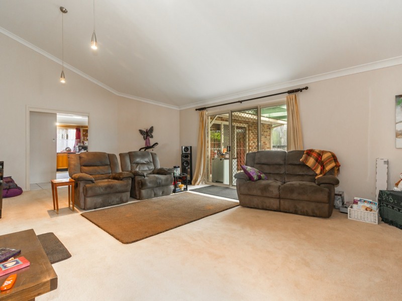21 Ethion Drive, Regents Park QLD 4118