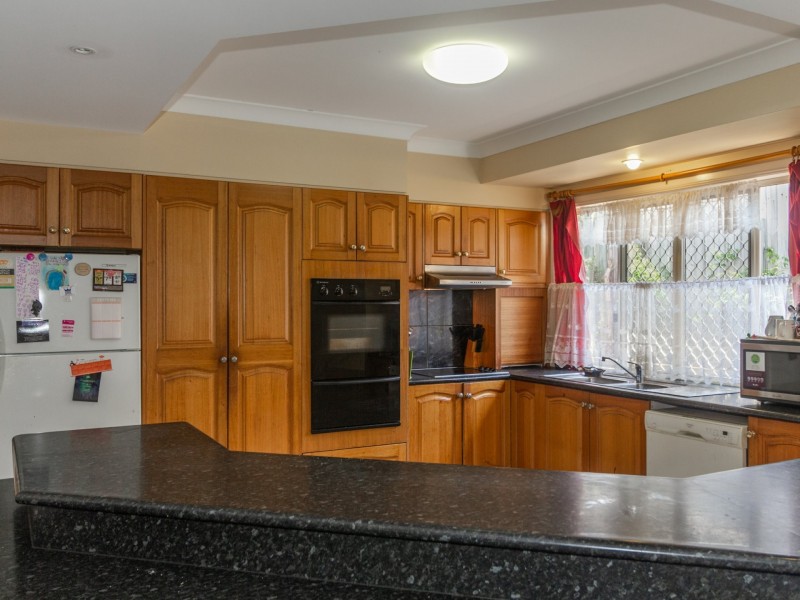 21 Ethion Drive, Regents Park QLD 4118