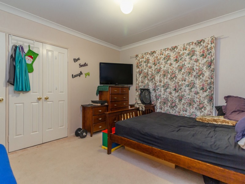 21 Ethion Drive, Regents Park QLD 4118