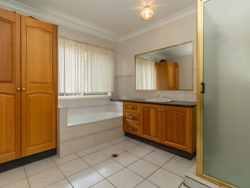 21 Ethion Drive, Regents Park QLD 4118