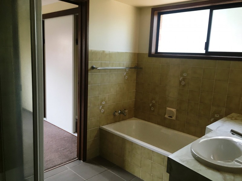 5 Aquila Court,, Regents Park QLD 4118