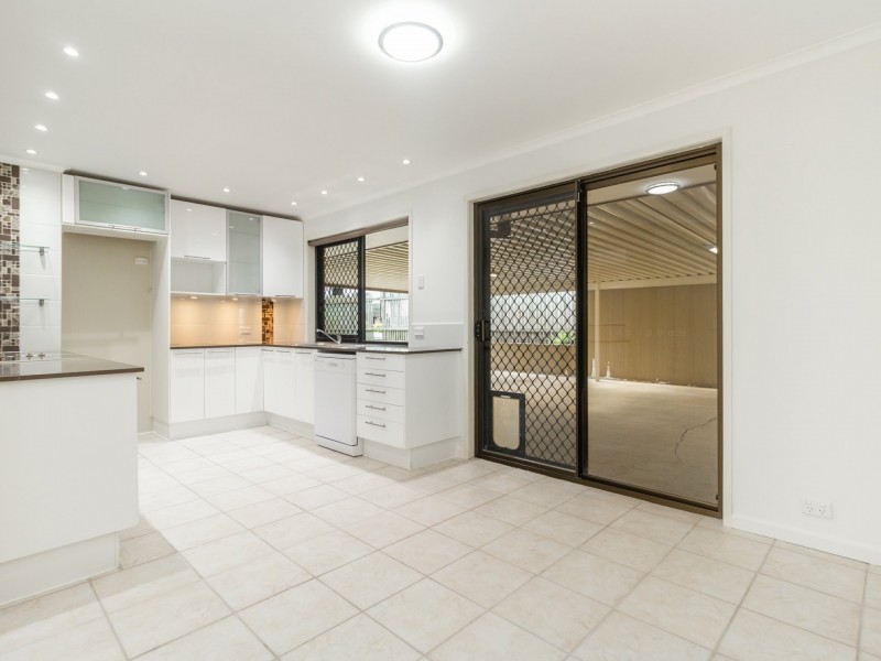 10 Ixora Court, Regents Park QLD 4118