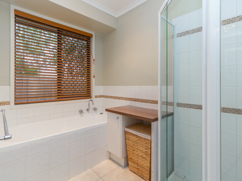 10 Ixora Court, Regents Park QLD 4118