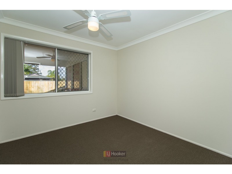 35 Silvertop Street, Hillcrest QLD 4118