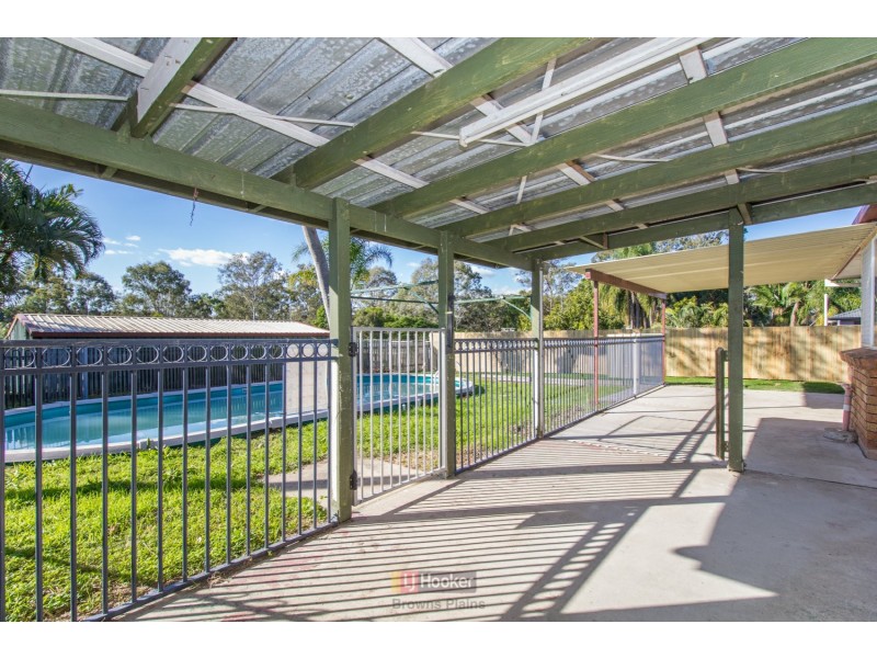 35 Silvertop Street, Hillcrest QLD 4118