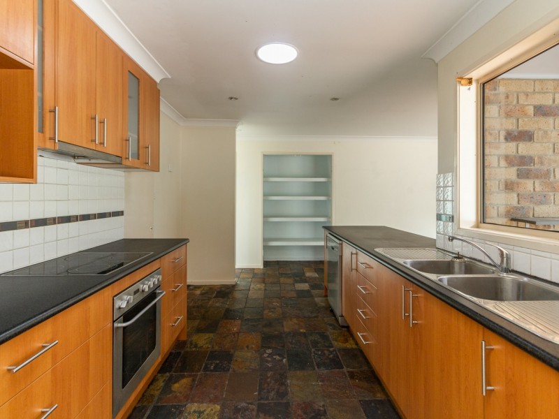 13 Jackson Court, Regents Park QLD 4118