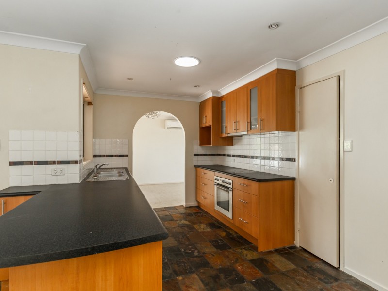 13 Jackson Court, Regents Park QLD 4118