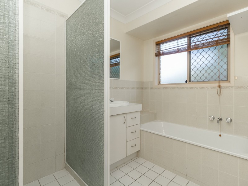 13 Jackson Court, Regents Park QLD 4118