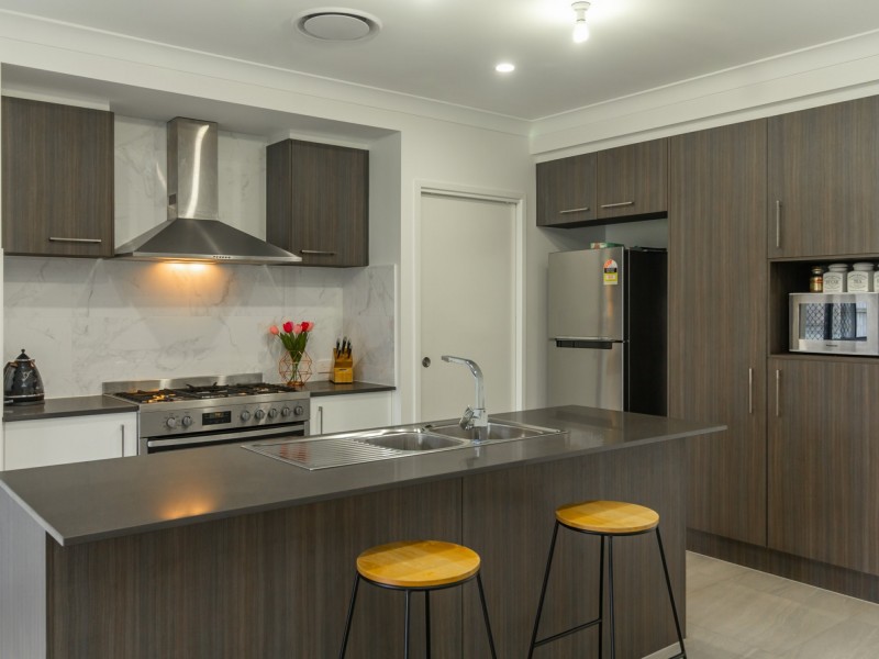 49 Falkland Street West, Heathwood QLD 4110