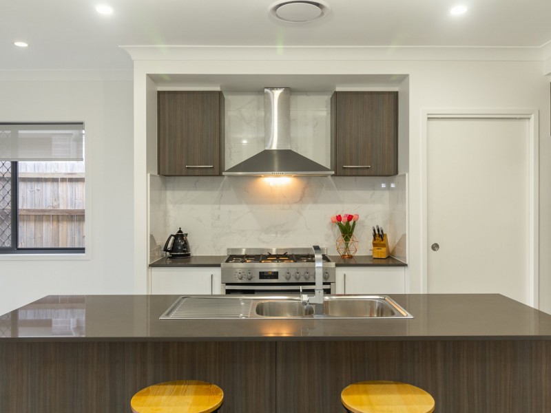 49 Falkland Street West, Heathwood QLD 4110