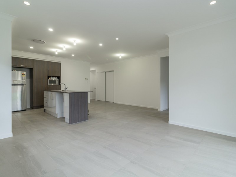49 Falkland Street West, Heathwood QLD 4110