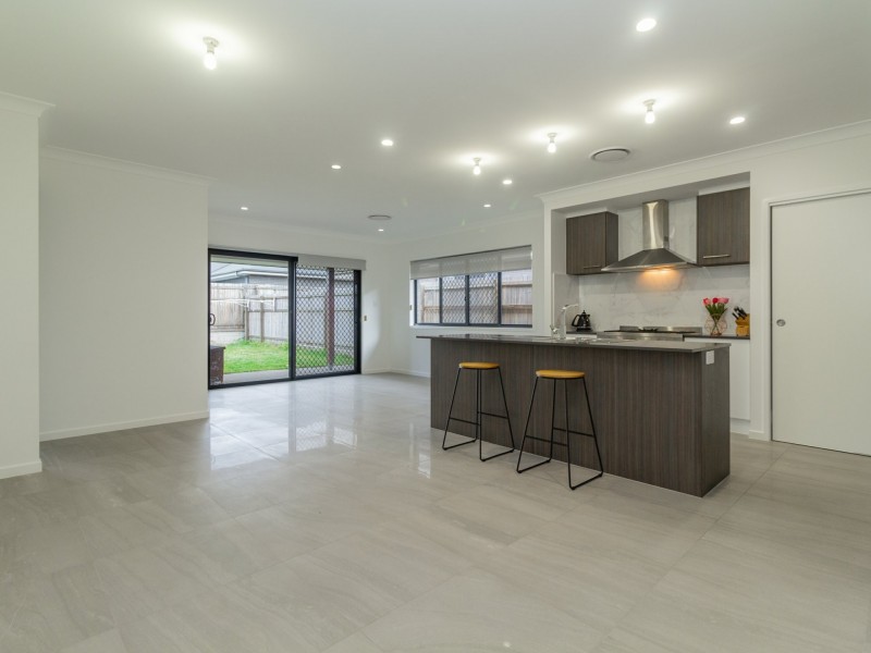 49 Falkland Street West, Heathwood QLD 4110