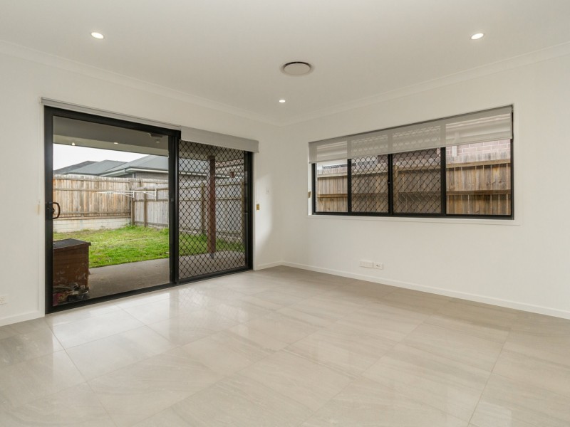49 Falkland Street West, Heathwood QLD 4110