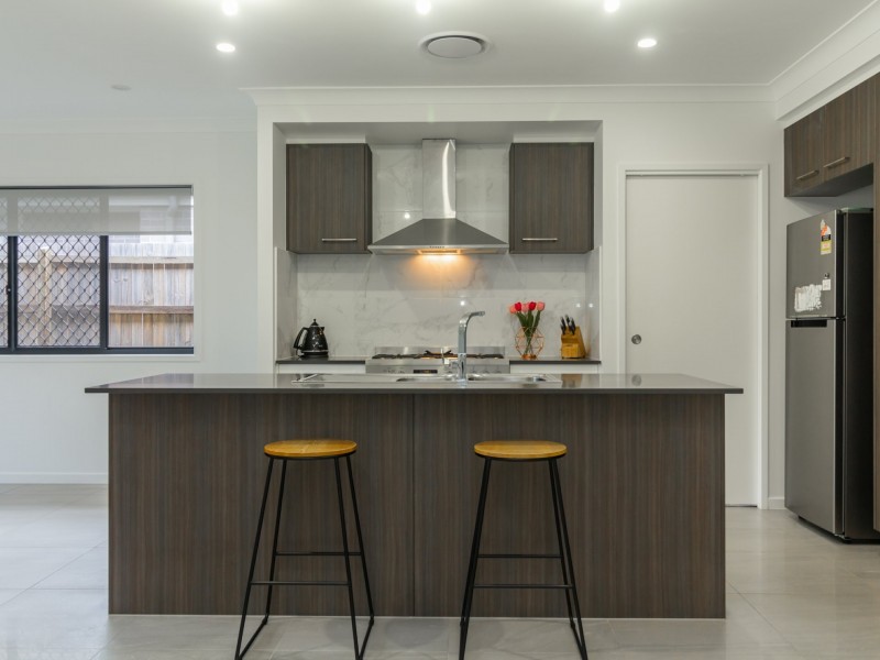 49 Falkland Street West, Heathwood QLD 4110