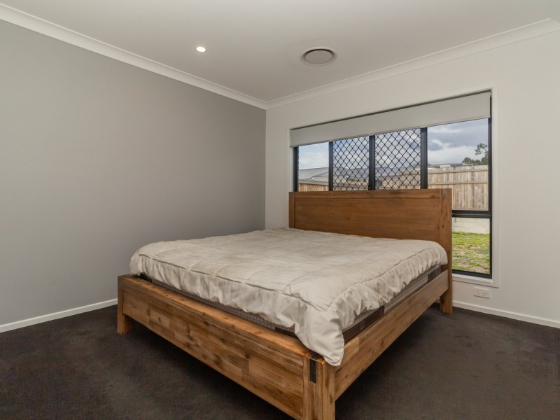 49 Falkland Street West, Heathwood QLD 4110