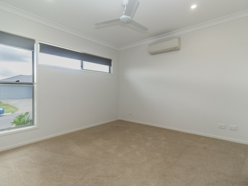 28 Mount Greville Way, Park Ridge QLD 4125