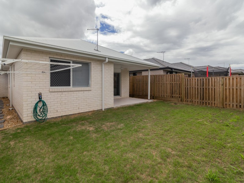 28 Mount Greville Way, Park Ridge QLD 4125