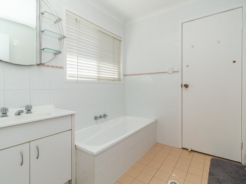 11 Front Court, Marsden QLD 4132
