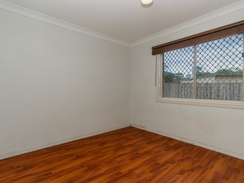 4 Mandeville Place, Regents Park QLD 4118