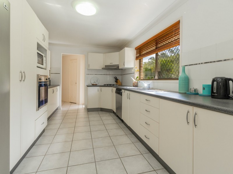 142 Talinga Drive, Park Ridge QLD 4125