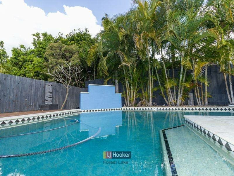 8 Chatswood Close, Forest Lake QLD 4078