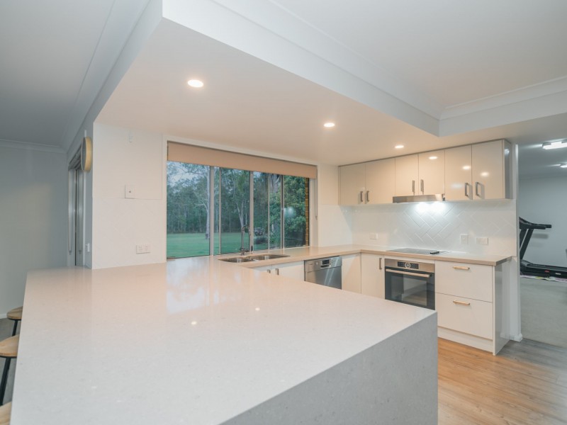 88-90 Merluna Road, Park Ridge South QLD 4125