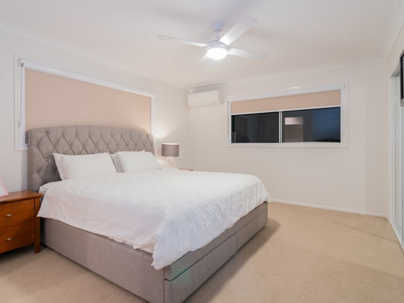 88-90 Merluna Road, Park Ridge South QLD 4125