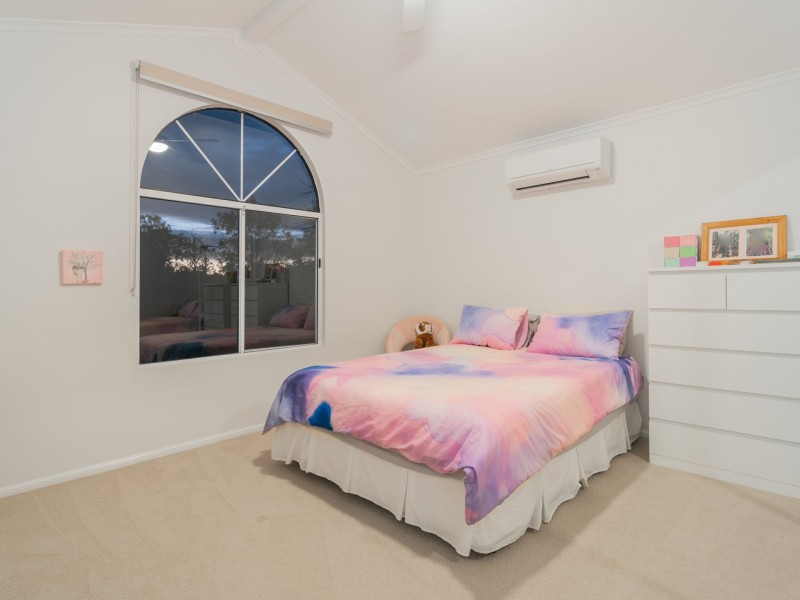 88-90 Merluna Road, Park Ridge South QLD 4125